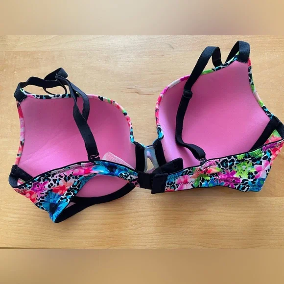Victoria’s Secret wear everywhere push-up bra. 36C Colorful.Excellent condition - Picture 3 of 5